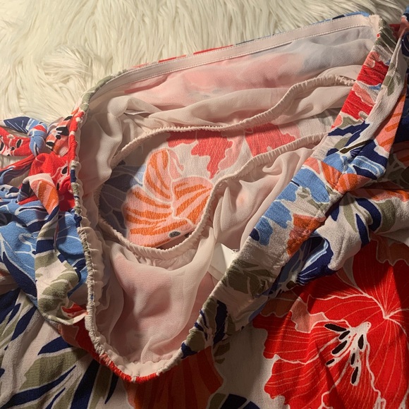 ASTR Floral Off the Shoulder Crop Top - Picture 8 of 8